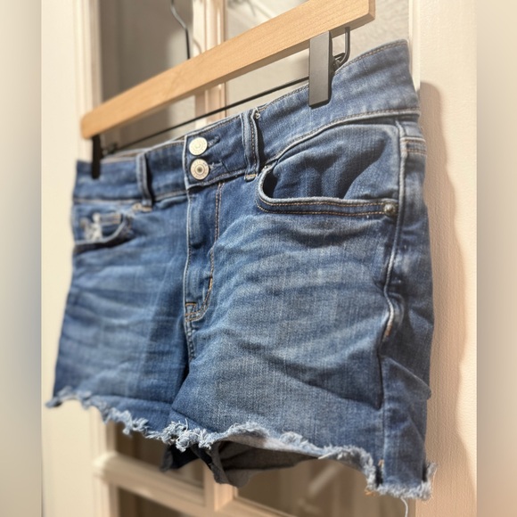 American Eagle Outfitters Hi-Rise Shortie Jean Shorts - Picture 2 of 8